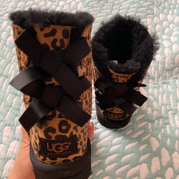 Little Girl Ugg Australia Cheetah Boots - Picture 6 of 6